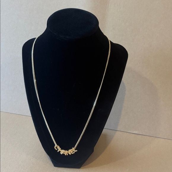 Authentic Chanel necklace - Picture 4 of 5